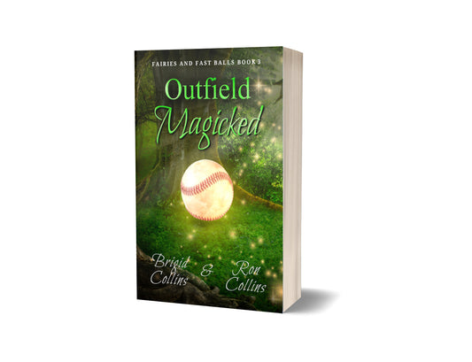 Outfield Magicked - Paperback